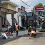 Jalan Barat RSUD Kayen Mulai Diperbaiki DPUTR Pati, Cor Beton Sepanjang 330 Meter