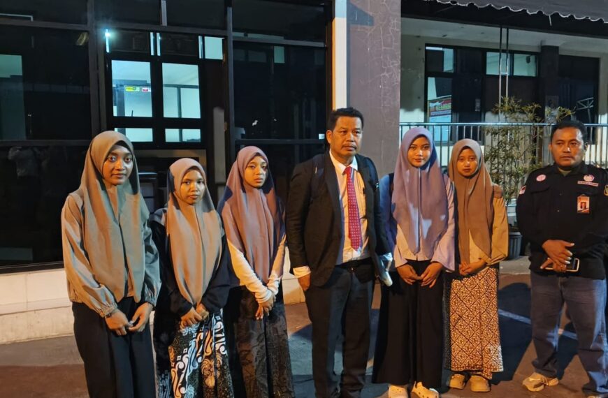 Didampingi Pengacaranya, Empat Santri Al Anfas Tegaskan Tak&hellip;