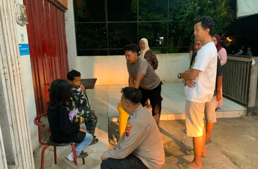 Live TikTok Polisi Jadi Penyelamat, Dua Bocah Hilang…