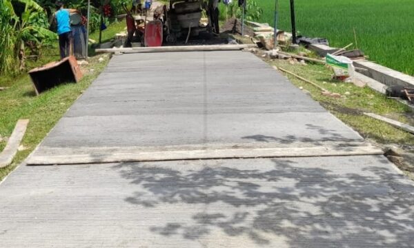 ‎Pembangunan Jalan Rabat Beton di Desa Tlogomojo Rampung,&hellip;